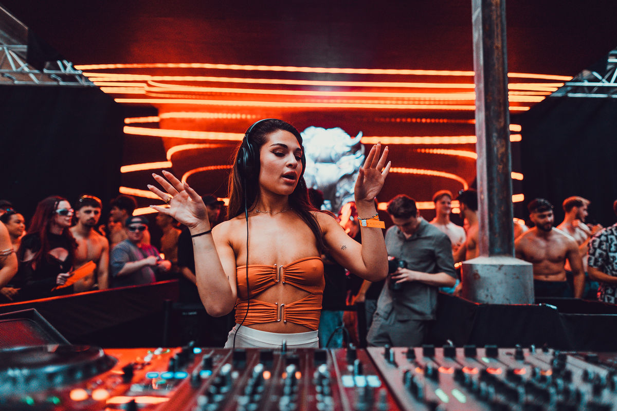 Loading... just a sec